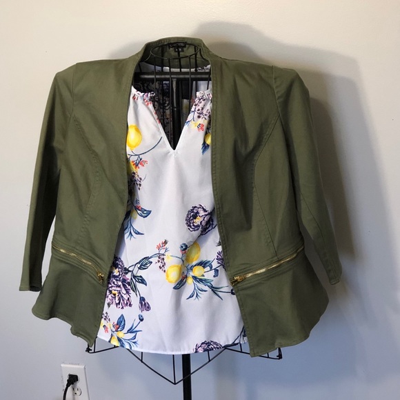 new directions Jackets & Blazers - New Directions Blazer w/ Ruffle Bottom size XL